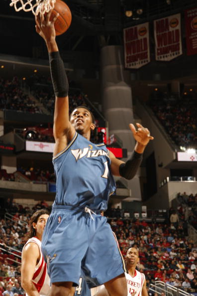 巴萨梅西关键助攻助力进球（梅西送出关键助攻，助巴萨破门）