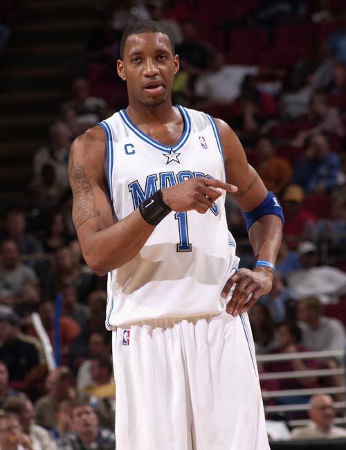 埃梅里告别阿尔巴：当初你被不情愿地改造成边后卫，要给你个拥抱（埃梅里送别阿尔巴：当年被迫改打边后卫，如今以拥抱致意）