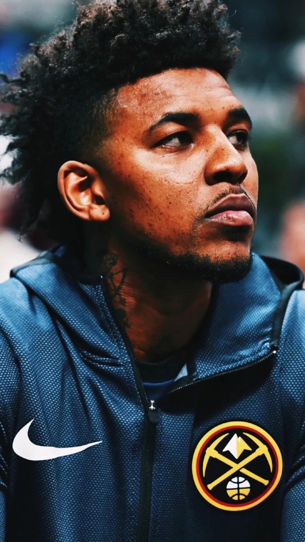 半场战报：拜仁1-0斯图加特，莱默尔脚后跟破门，奥利塞助攻（半场速报：拜仁1-0领先斯图加特，莱默尔后脚跟破门，奥利塞送助攻）