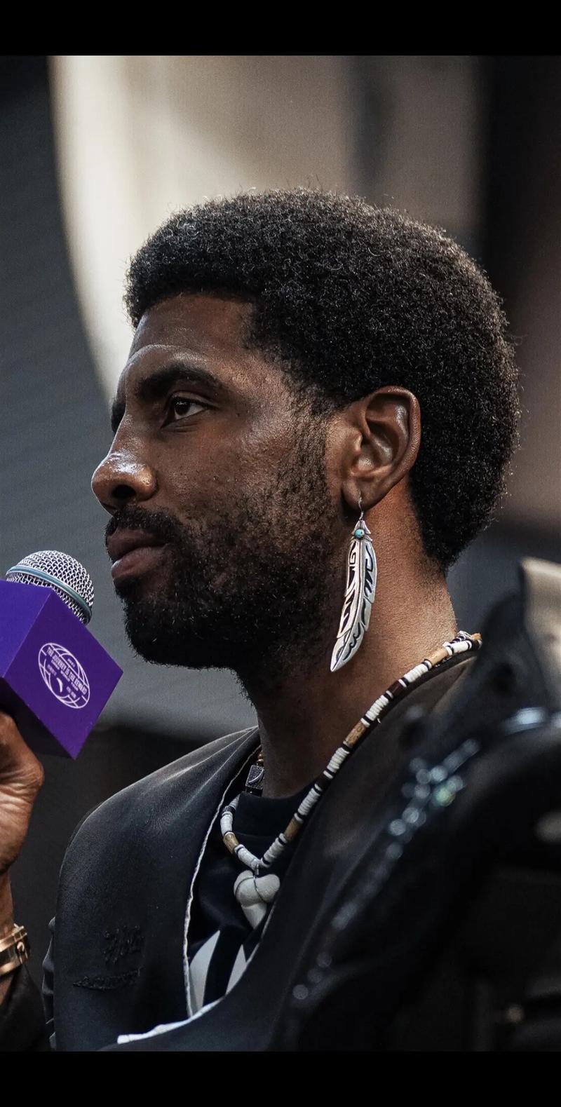 穆帅：我坚信我们还没出局；今天裁判很有风格但水平不高（穆帅：我们尚未出局；今夜裁判有风格但水准一般）